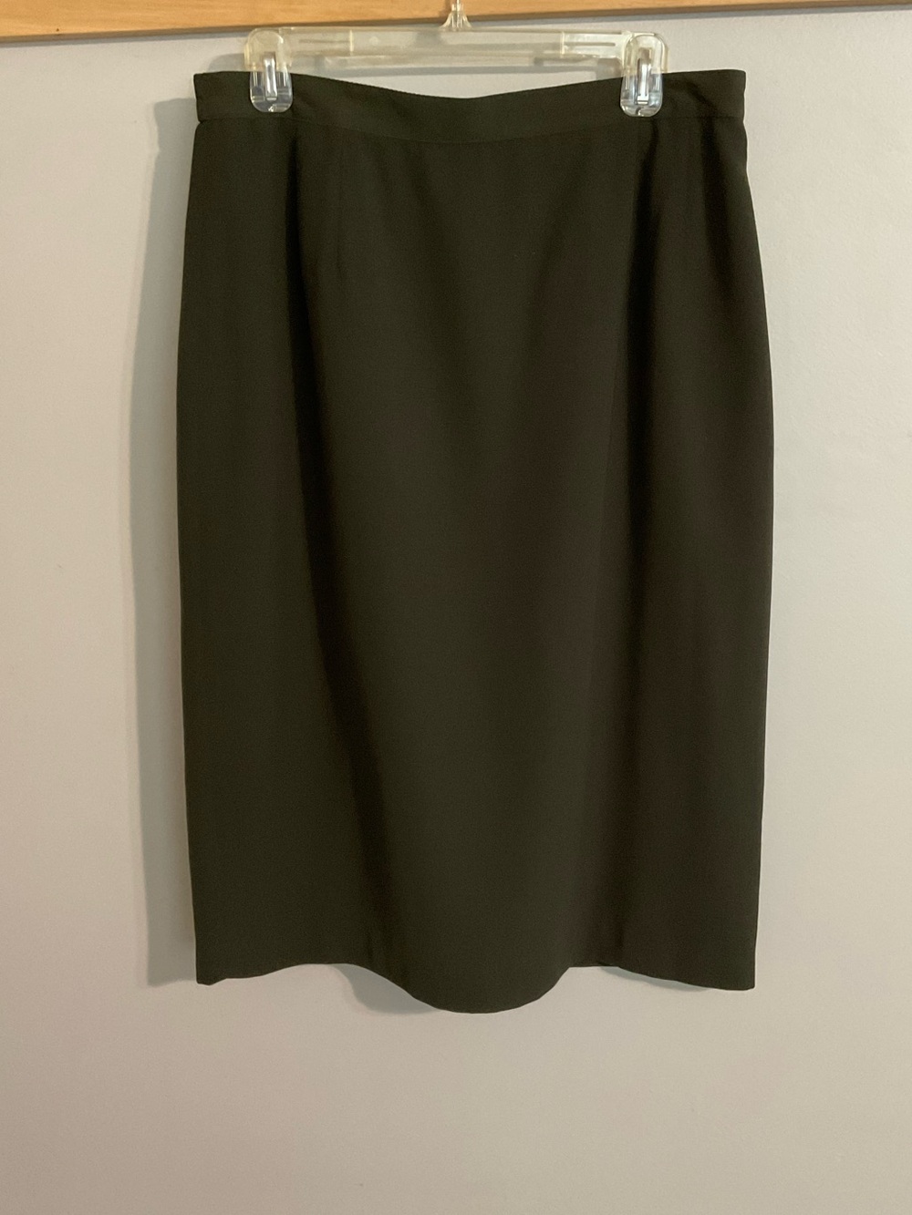Joan Leslie Tailored Olive Green Pencil Skirt -16